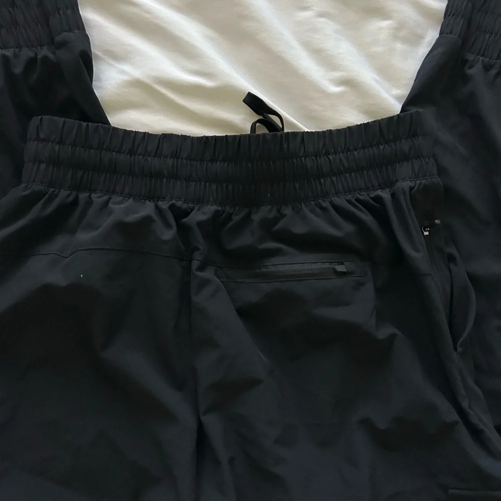 LIKE NEW All in Motion Women's Active Light Mid-Rise Cargo Joggers - Picture 6 of 8